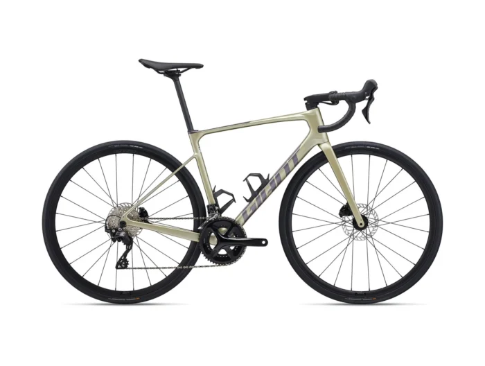 Giant Defy Advanced 2 - 2024 - 28 Zoll - Diamant